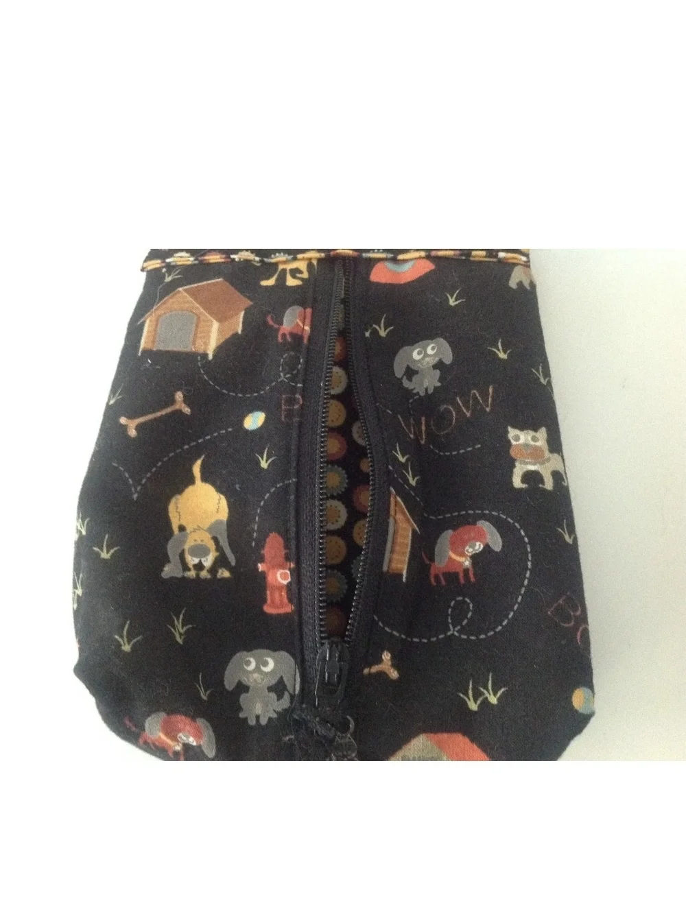 Black Dog-Pattern Wristlet/phone Carrier/little Bag